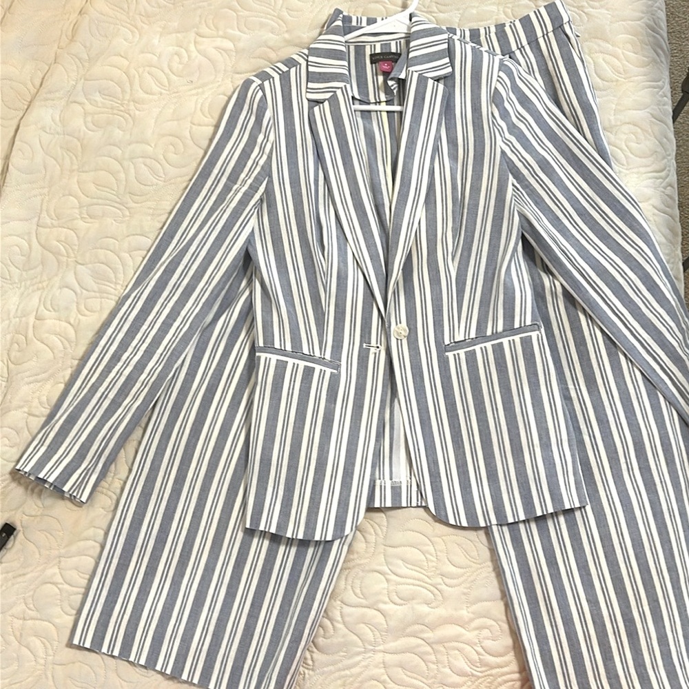 Vince Camuto linen set